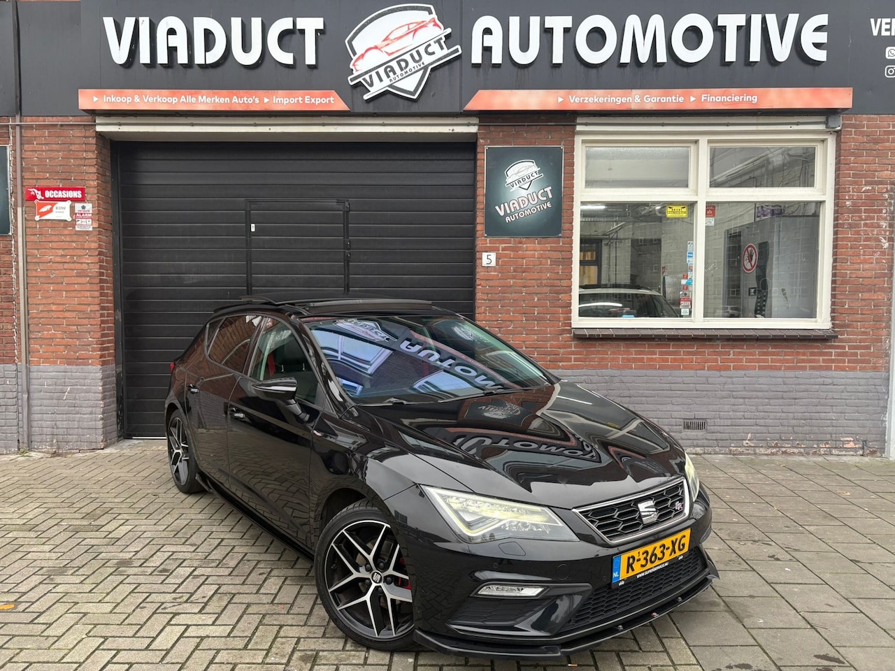 SEAT LEON