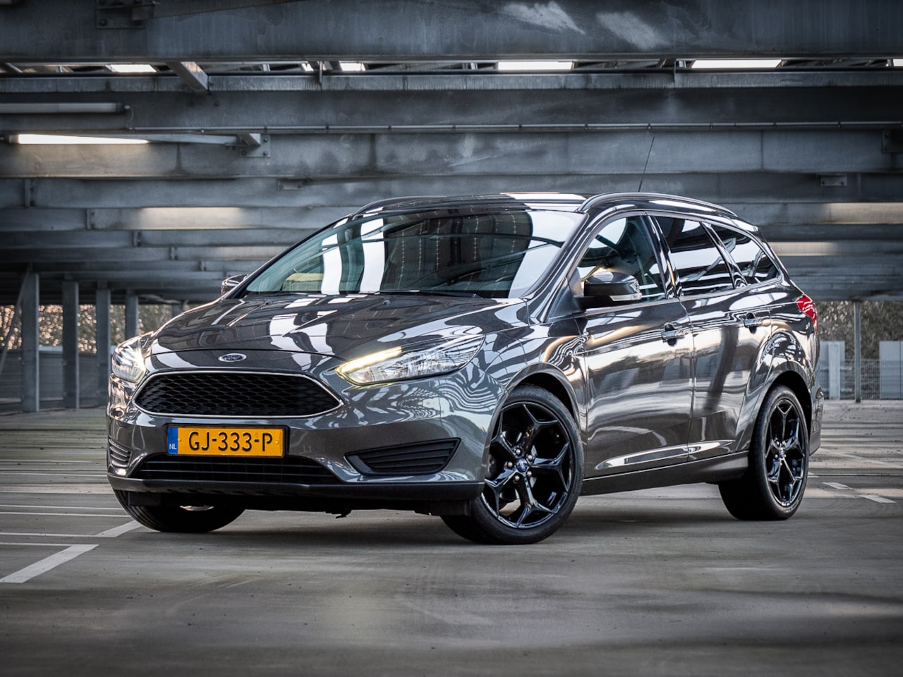 Ford Focus Wagon - 1.0 Trend Edition APK 2027 | Distributie 2025 | 18" ST Velgen - AutoWereld.nl