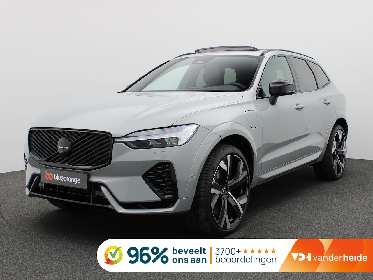 Volvo XC60 - 2.0 T6 Plug-in hybrid AWD Plus Black Edition 350PK Facelift, Trekhaak inklapbaar, Panorama - AutoWereld.nl