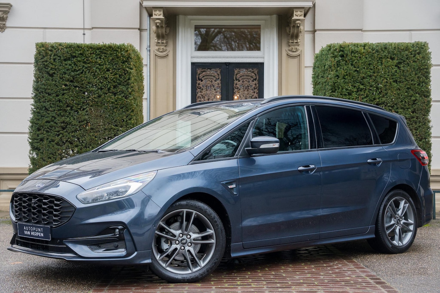 Ford S-Max - 2.5 FHEV ST-Line 7p. ADAPTIVE | MEMORY | 360 CAMERA | CARPLAY | STUURVERW - AutoWereld.nl
