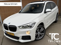 BMW X1 - sDrive20i M-sport Automaat | Panoramadak | Leren bekleding | Stoelverwarming | Flippers |