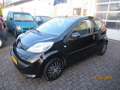Peugeot 107 - 1.0-12V XR