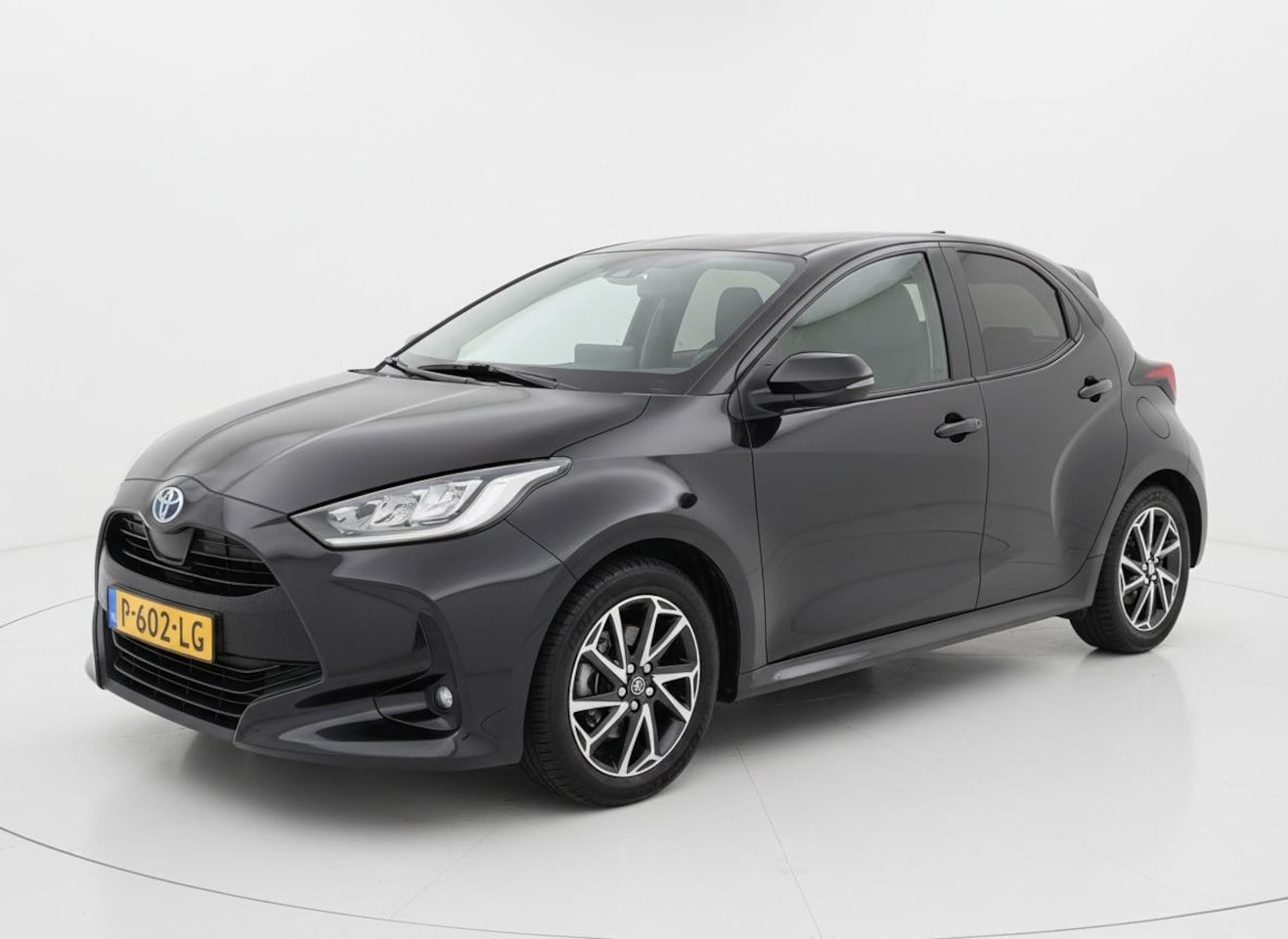 Toyota Yaris - 1.5 Hybrid Dynamic CAMERA NAV LED DAB+ KEYLESS - AutoWereld.nl