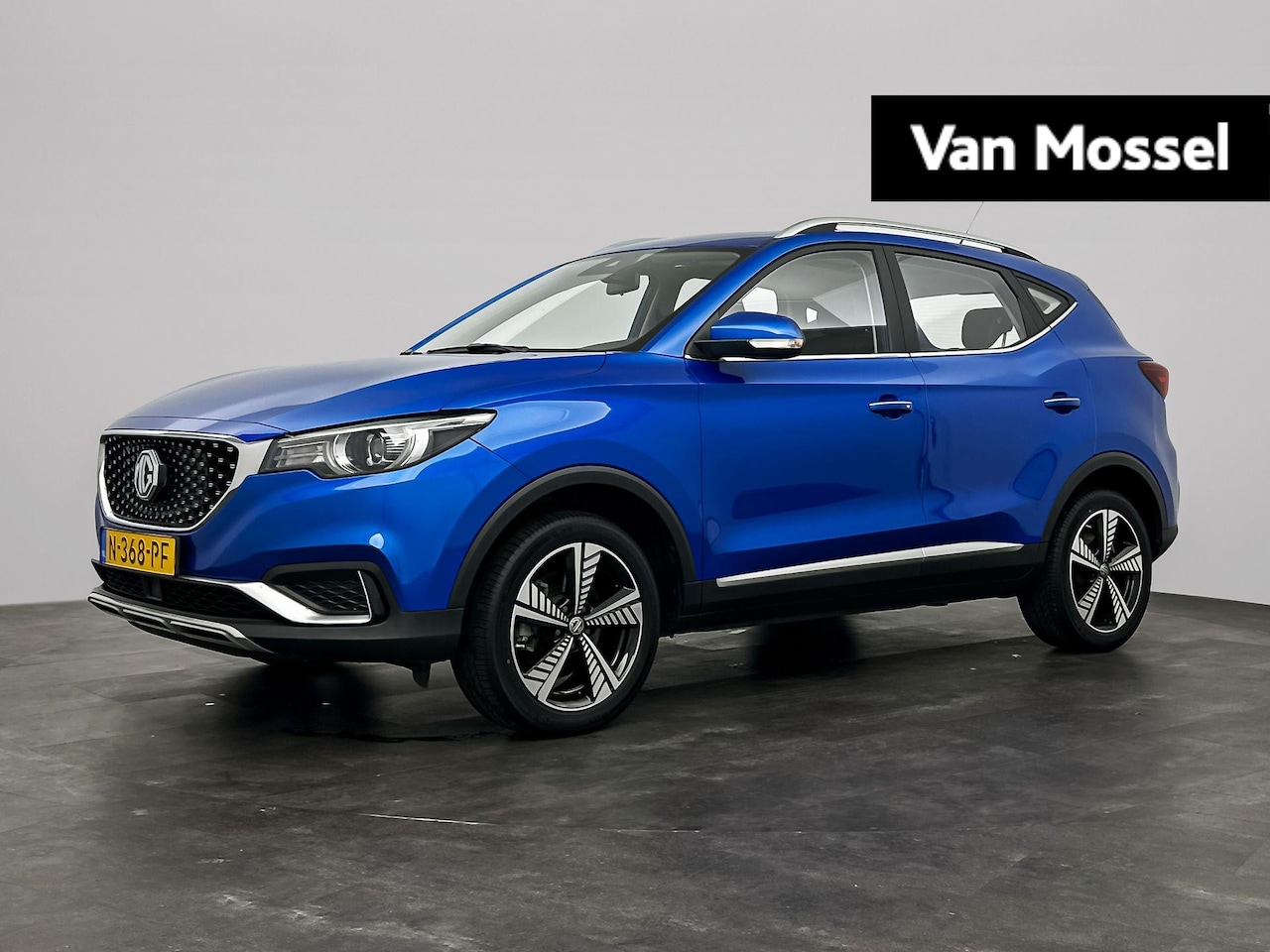 MG ZS - Luxury 45 kWh | Trekhaak Afneembaar | Pano Dak | Stoelverwarming | Apple Carplay | Camera - AutoWereld.nl