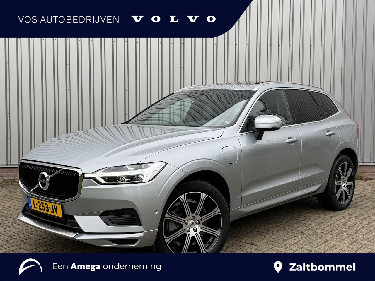 Volvo XC60 - 2.0 T8 Twin Engine AWD Momentum | Schuif/kanteldak | Trekhaak | Leder | Intellisafe Pro | - AutoWereld.nl