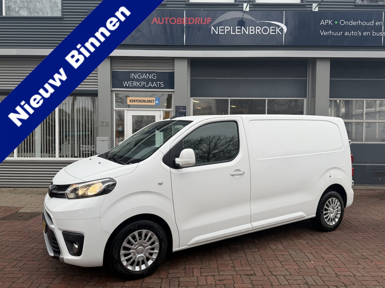 Toyota ProAce Worker - 2.0 D-4D Professional | Trekhaak | Navi | Klimaat | Rondvaart | PDC 2018 km 113.000 dealer - AutoWereld.nl