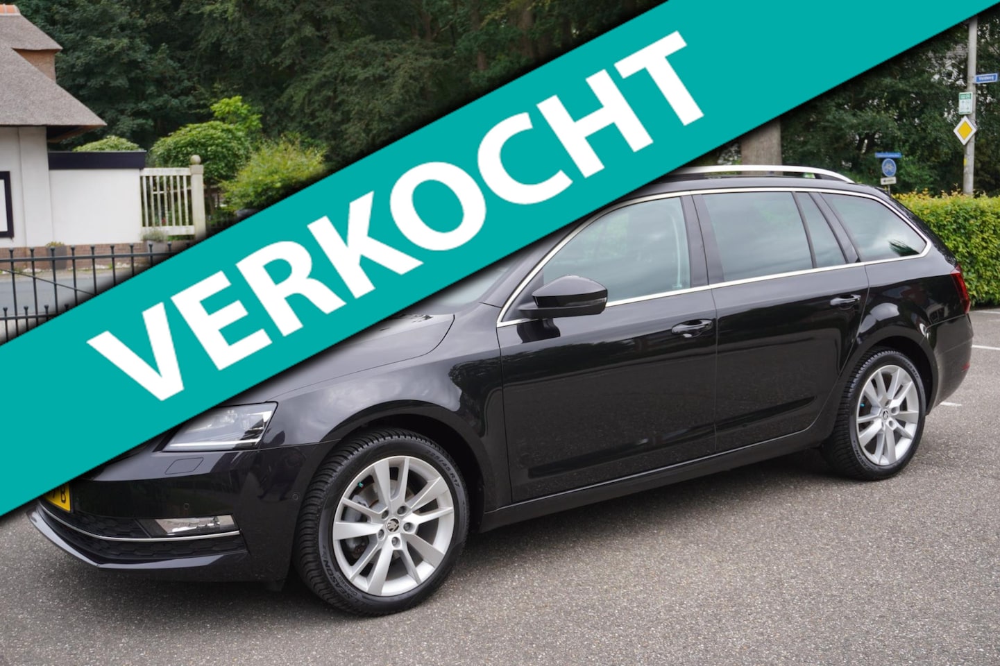 Skoda Octavia Combi - 1.0 TSI Greentech Style Business Pano Terekhaak - AutoWereld.nl