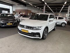 Volkswagen Tiguan - 1.5 TSi 150pk DSG Highline Business R-Line CAMERA/VIRTUAL/20INCH/ORYX WHITE PEARL