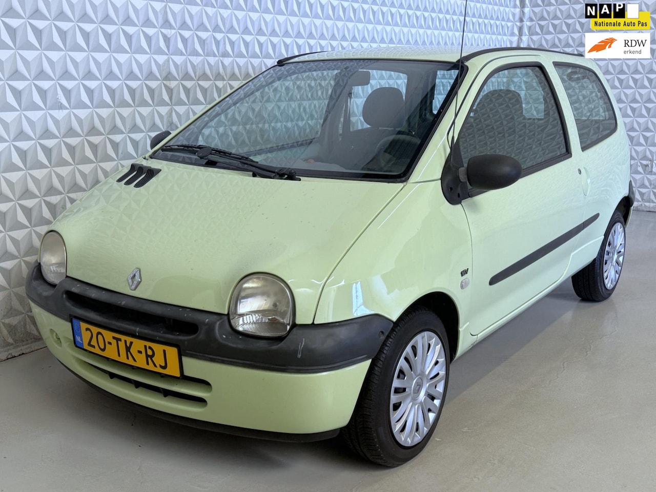 Renault Twingo - 1.2-16V AIRCO + Stuurbekrachtiging! 111.000km (2006) - AutoWereld.nl