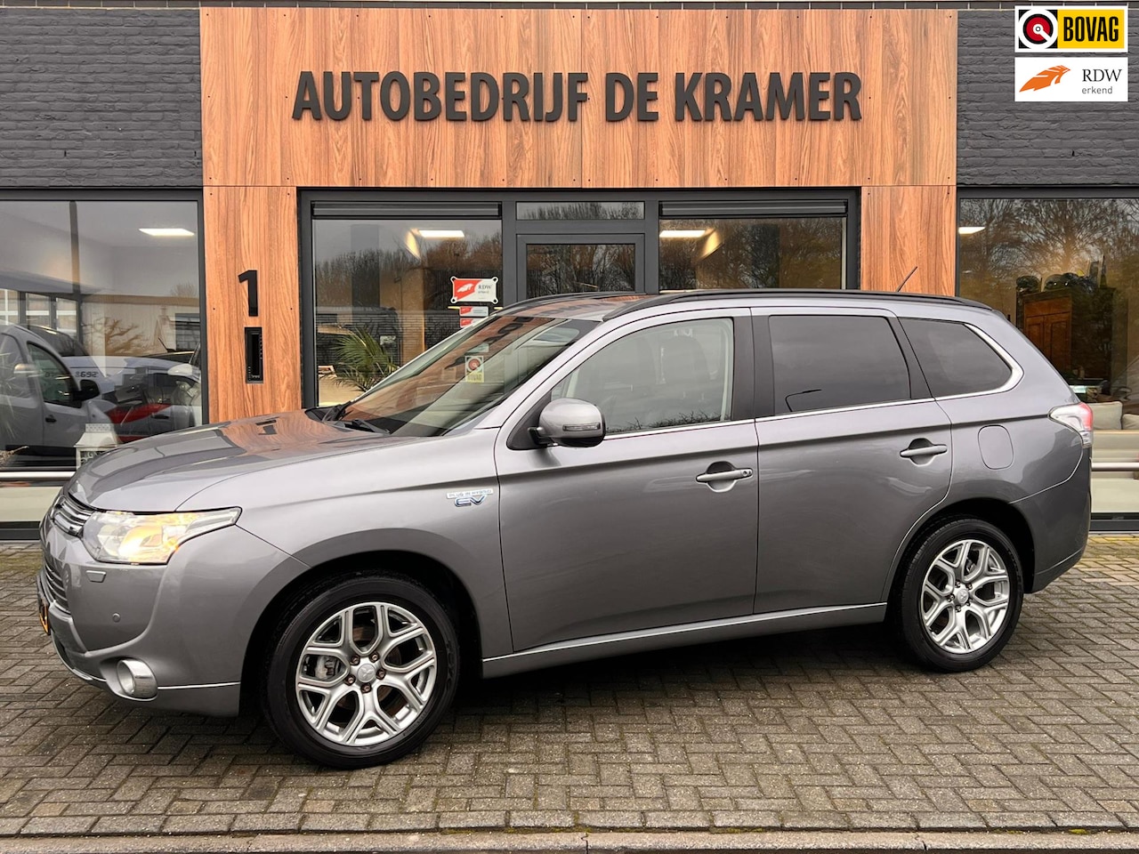Mitsubishi Outlander - 2.0 PHEV instyle 2.0 PHEV Instyle - AutoWereld.nl