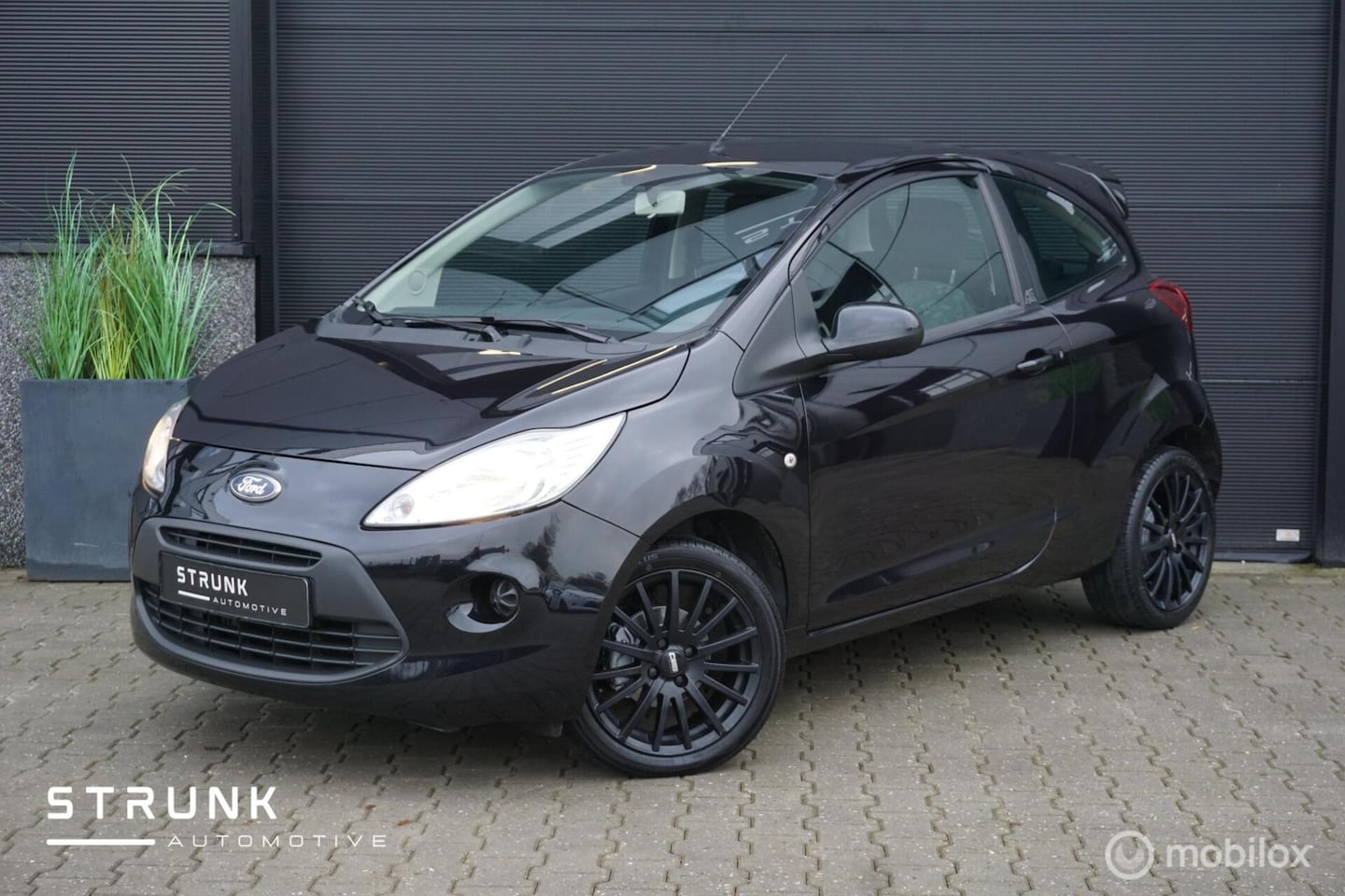 Ford Ka - 1.2 Titanium Black Edition X Airco LMV Origineel NL - AutoWereld.nl