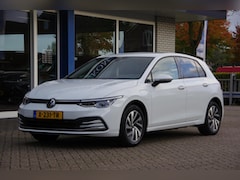 Volkswagen Golf - Hybrid SOH 89% IQ.light Trekhaak Carplay Stoelverwarming
