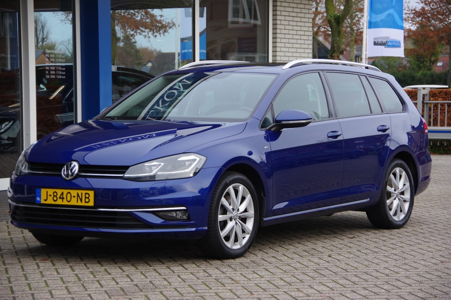 Volkswagen Golf Variant - 1.4 TSI Highline Panoramadak Carplay Stoelverwarming - AutoWereld.nl