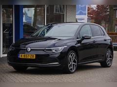 Volkswagen Golf - 1.5 TSI IQ.Light Panoramadak Trekhaak Camera Stoelverwarming