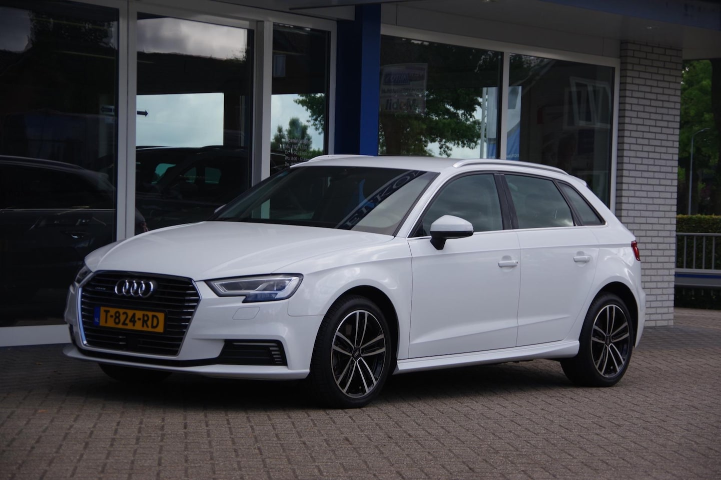 Audi A3 Sportback - 40 e-tron Sport HYBRID Stoelverwarming Lane-assist Navigatie - AutoWereld.nl