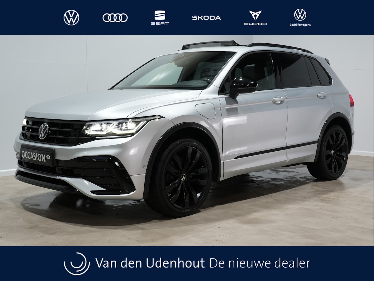 Volkswagen Tiguan - 1.4 TSI eHybrid PHEV 245pk R-Line Panorama dak 20"suzuka Parkassist 360 camera - AutoWereld.nl