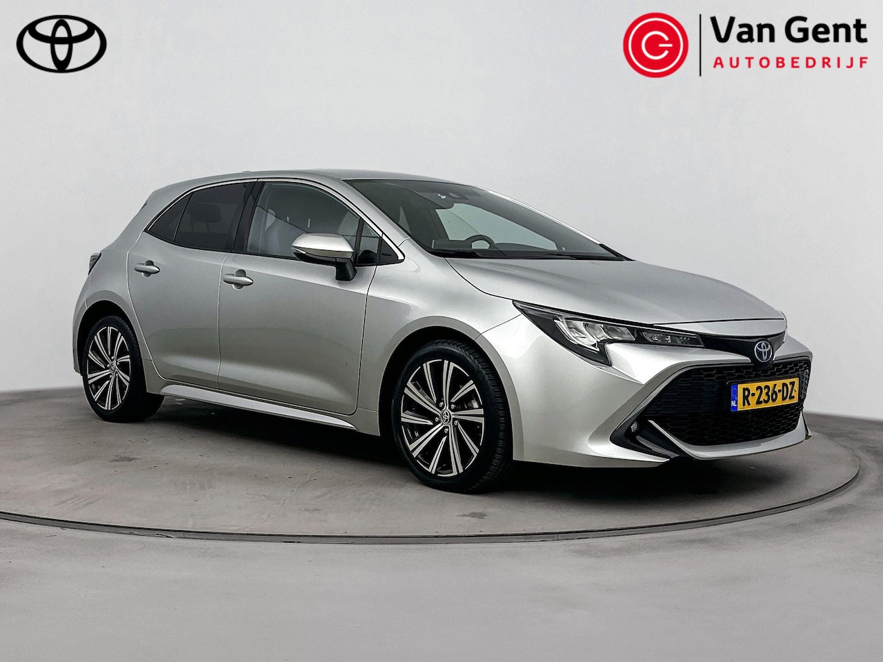 Toyota Corolla - 1.8 Hybrid Dynamic | Apple Carplay / Android Auto | Stoelverwarming | Adaptive Cruise | Ke - AutoWereld.nl