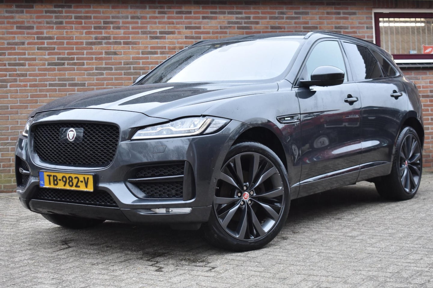 Jaguar F-Pace - 3.0 S AWD 30d '18 MOTOR DEFECT!!! - AutoWereld.nl
