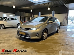 Toyota Auris - Sports 1.8 Hybrid Lease Pro