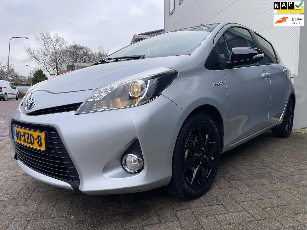 Toyota Yaris - 1.5 Full Hybrid Dynamic/Pano/Navi/Camera/Led/Cruise-c/Climate-c/keyless - AutoWereld.nl