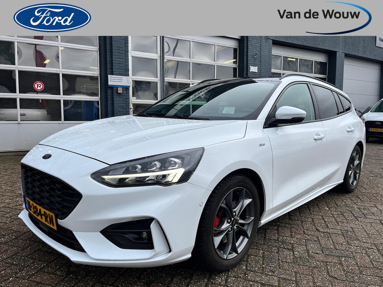 Ford Focus Wagon - 1.5 EcoBoost 182 PK ST Line Wagon l Panoramadak l Adaptive Cruisecontol l Winterpack l - AutoWereld.nl