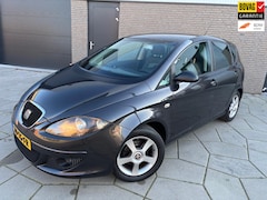 SEAT Altea - 1.6 Reference | AIRCO| Metallic |RUIME gezinsauto met een HOGE instap