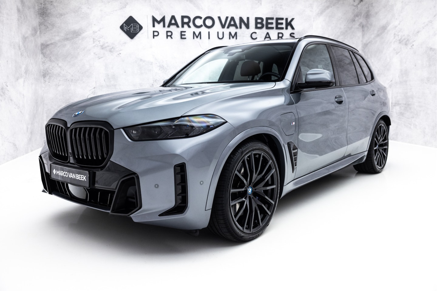 BMW X5 - xDrive50e Launch Edition | Pano | M-Sport Pro | Carbon | 22" - AutoWereld.nl
