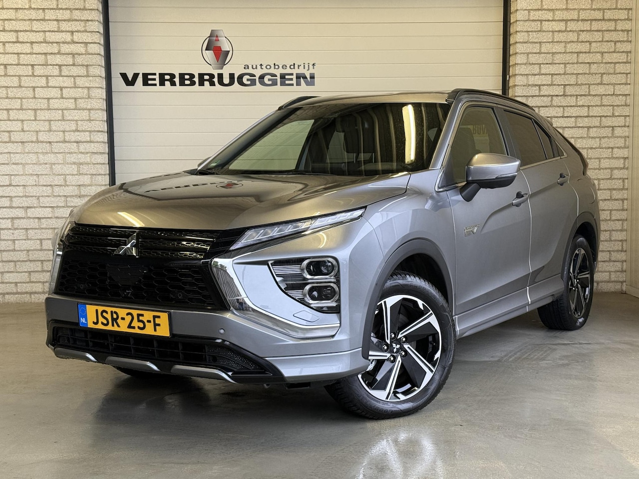 Mitsubishi Eclipse Cross - 2.4 PHEV Executive | ALL-Season | 360 Camera | PDC V+A | Stoelverw. | Navi | All-in rijkla - AutoWereld.nl