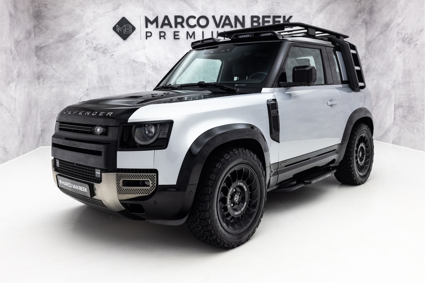 Land Rover Defender 90 - 3.0 P400 90 X | Heritage | Pano | Stoelventilatie | E-Trekhaak - AutoWereld.nl