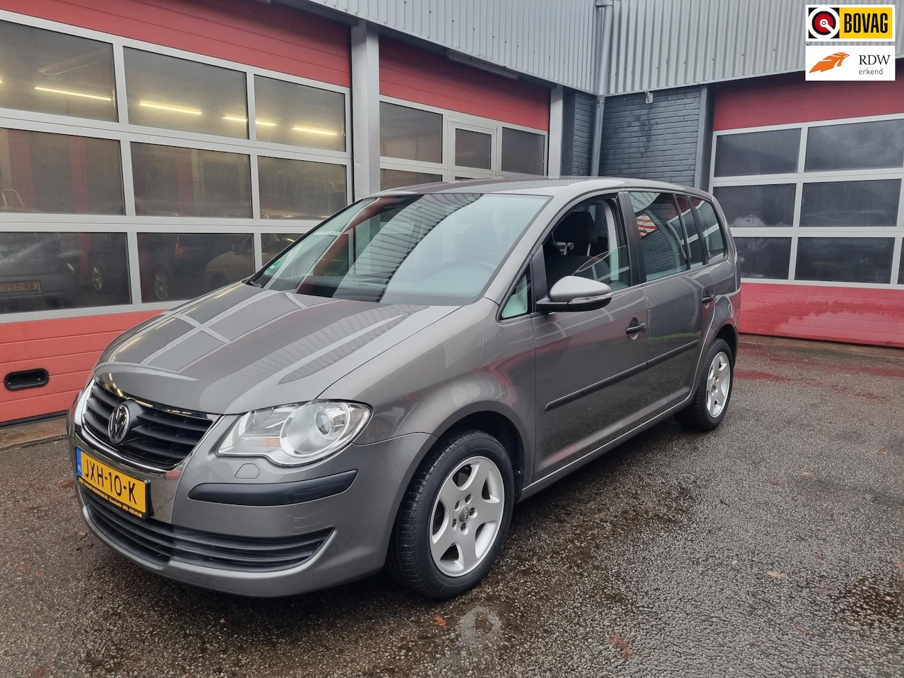 Volkswagen Touran - 1.6 Easyline met ruilmotor +/- 130000 km - AutoWereld.nl