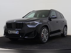 BMW X1 - xDrive25e High Executive M Sport Automaat / Panoramadak / Trekhaak / Sportstoelen / M Adap