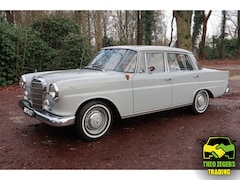 Mercedes-Benz 190 (W110) - c C Limousine