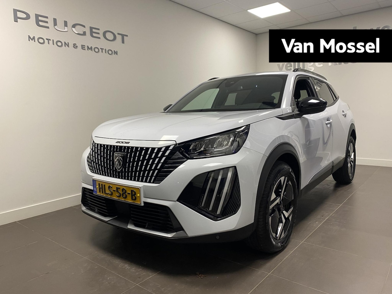 Peugeot 2008 - 1.2 Hybrid 145 Allure | Climate control | Navigatie | Parkeersensoren - AutoWereld.nl