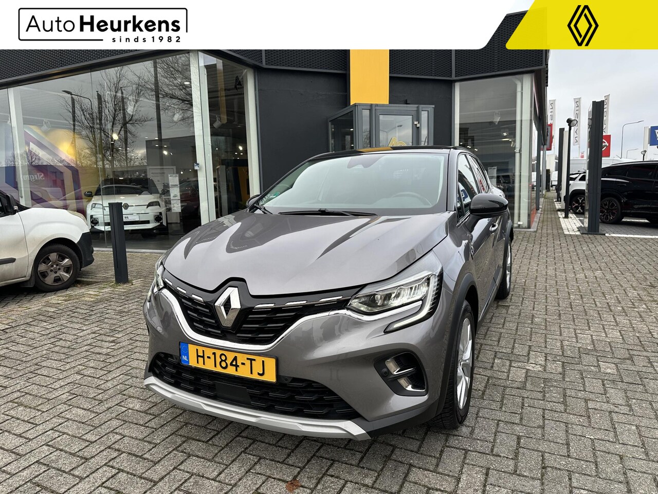 Renault Captur - TCe 100 Intens l Origineel NL l 1e-eigenaar l Vierseizoenenbanden - AutoWereld.nl