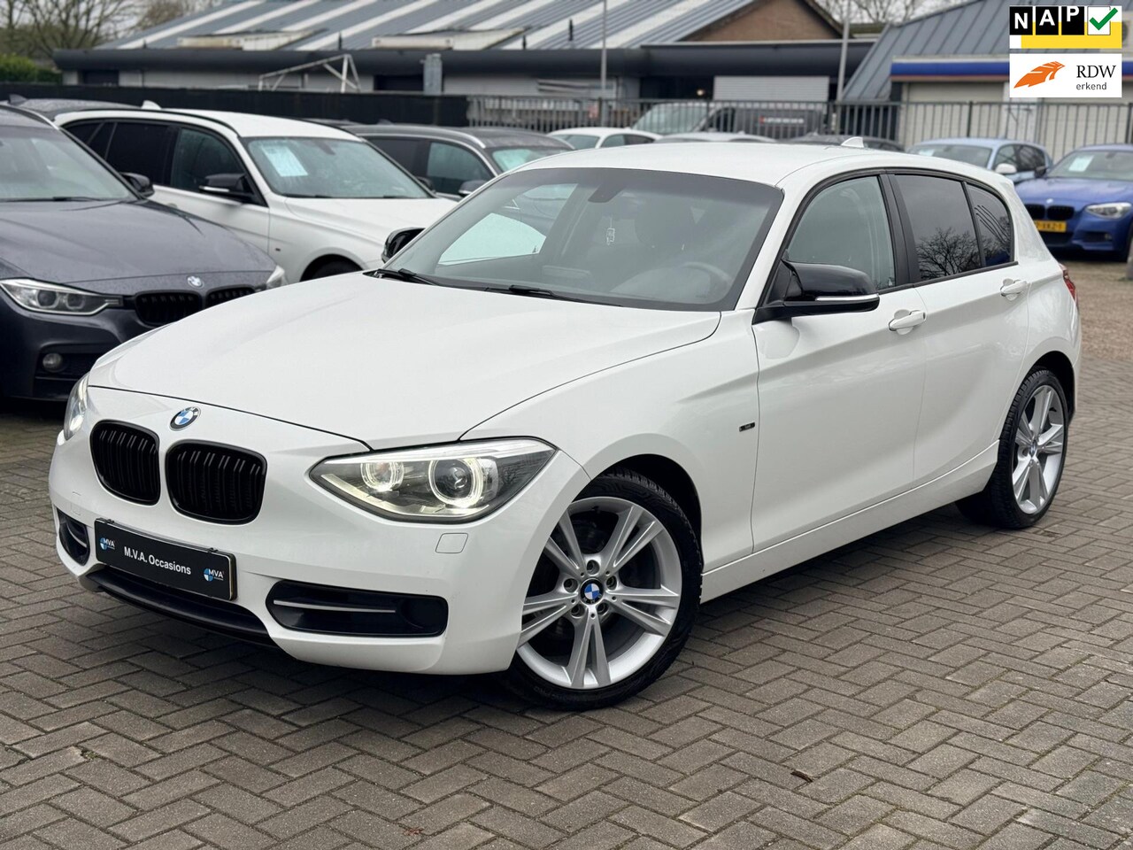BMW 1-serie - 118i Sport|Nieuwe Ketting + Klepseals|Automaat|Cruise control|Trekhaak|Nette staat.. - AutoWereld.nl
