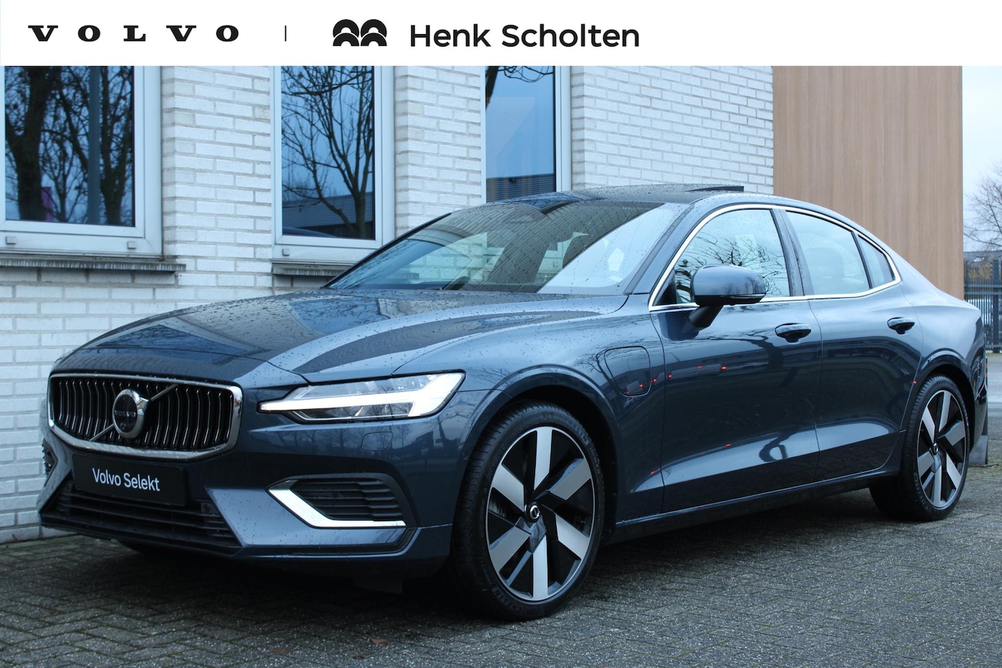Volvo S60 - T6 Recharge Automaat AWD Ultimate Bright | Trekhaak | Panoramadak | AWD | Voorstoelen verw - AutoWereld.nl