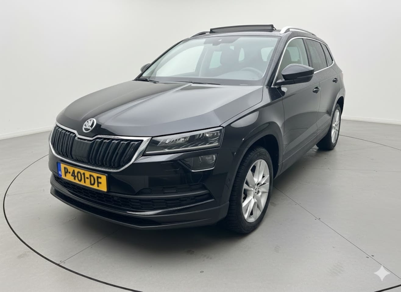 Skoda Karoq - 1.5 TSI Bns.Ed. Plus | Geen import | Panoramadak | Stoelverwarmi - AutoWereld.nl