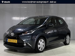 Toyota Aygo - 1.0 VVT-i x-play | Airco | Camera | Dealer onderhouden |