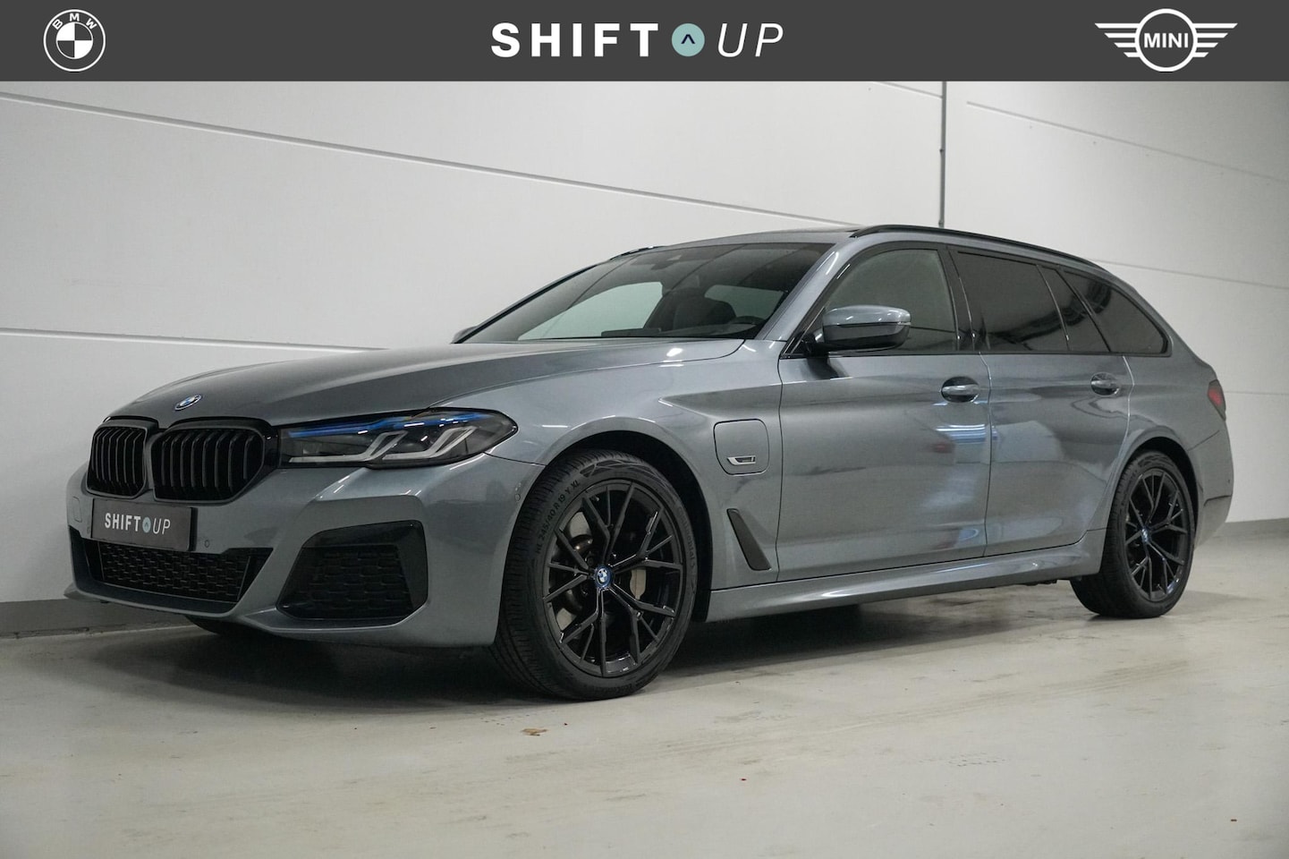 BMW 5-serie Touring - 530e M-Sport | Panoramadak | Head Up | Comfort Zetels - AutoWereld.nl
