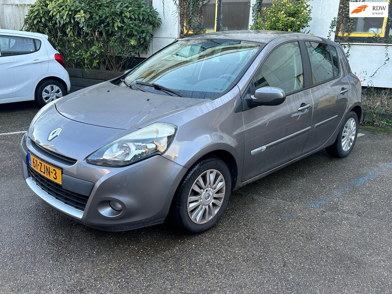 Renault Clio - 1.2 Collection/ Nette auto/ Goed onderhouden - AutoWereld.nl