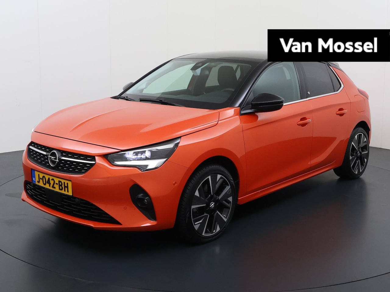 Opel Corsa-e - Elegance 50 kWh | Leder | Camera | Adaptive cruise control - AutoWereld.nl