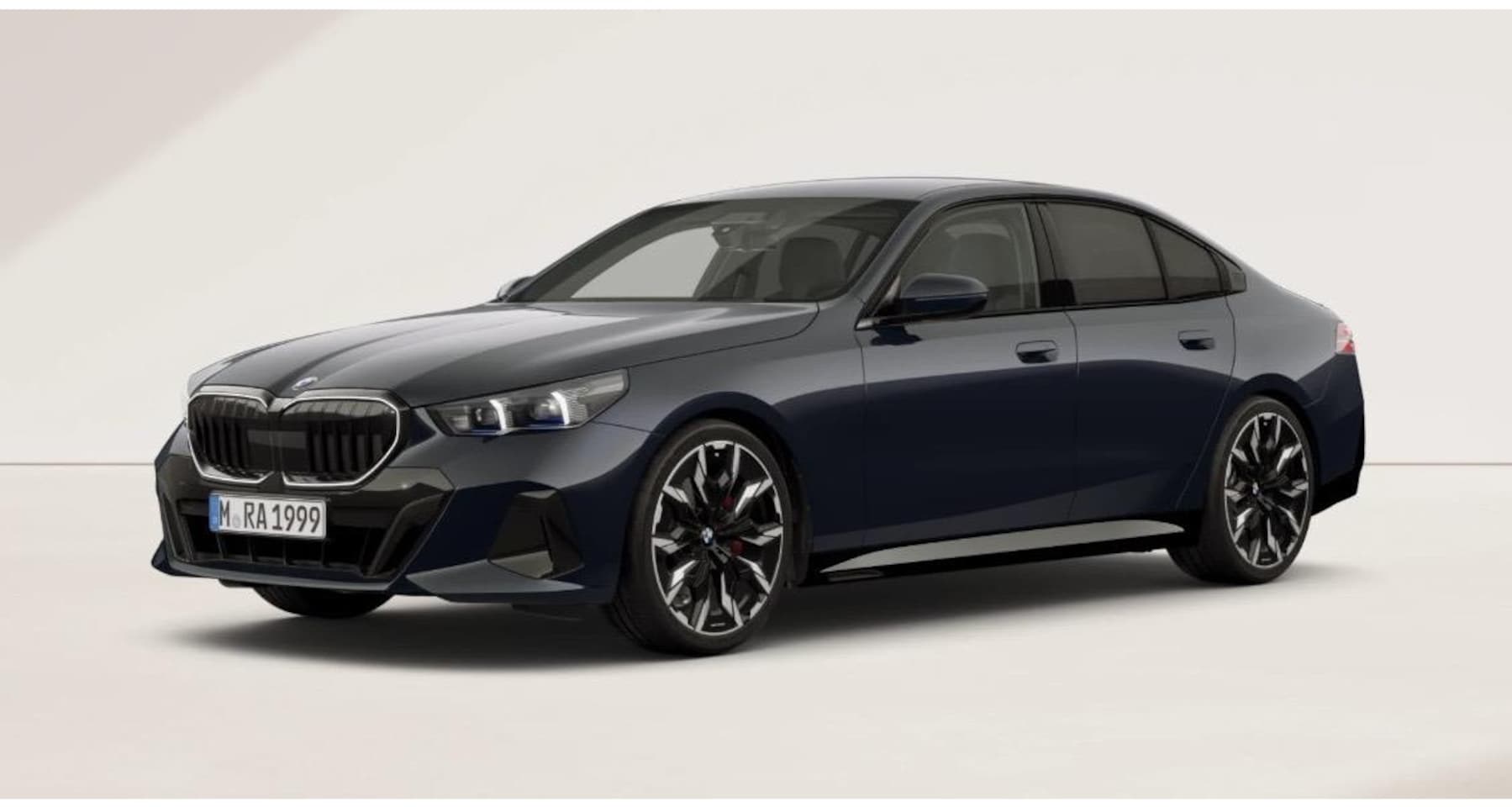 BMW 5-serie - 520i M-Sport Pro | Pano | HK | HUD | 360 | Ventilatie | Elek. Trekhaak - AutoWereld.nl