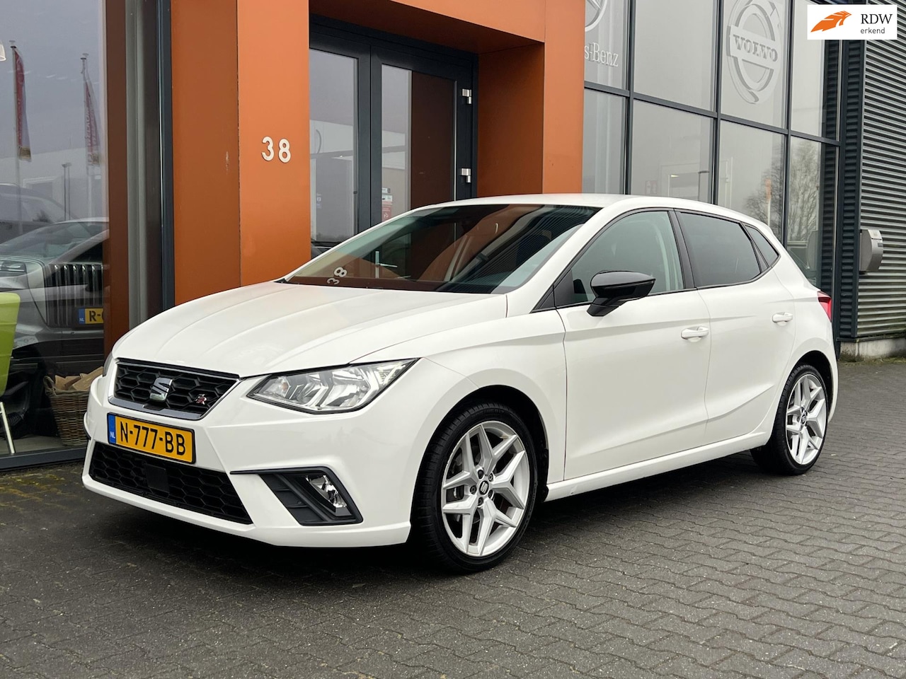 SEAT Ibiza - 1.0TSI automaat|Carplay|PDC+CAM|Stoelverw.|Bluetooth - AutoWereld.nl