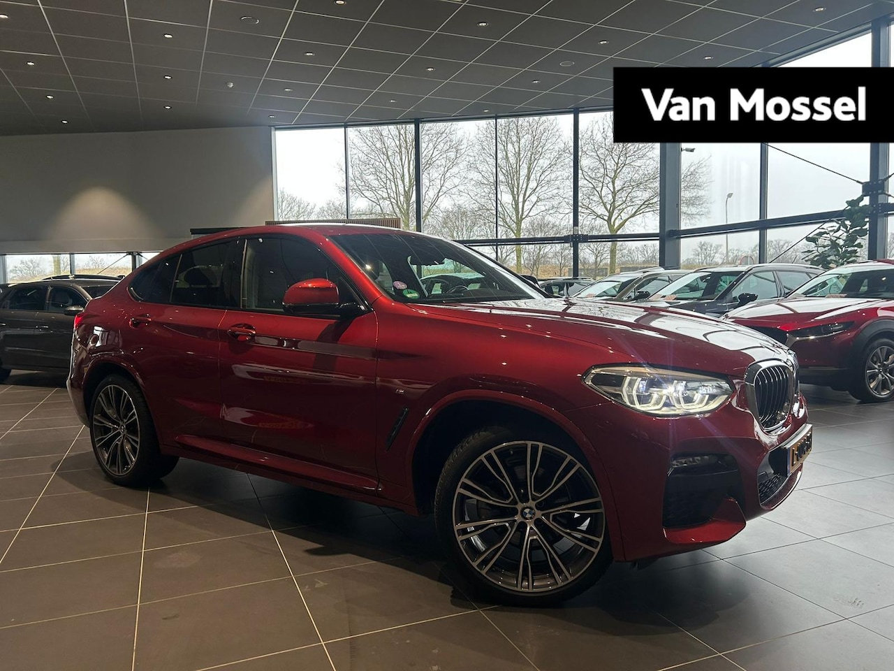 BMW X4 - xDrive20i High Executive AUTOMAAT | M-PAKKET INTERIEUR & EXTERIEUR | VIRTUEEL | NAVIGATIE - AutoWereld.nl