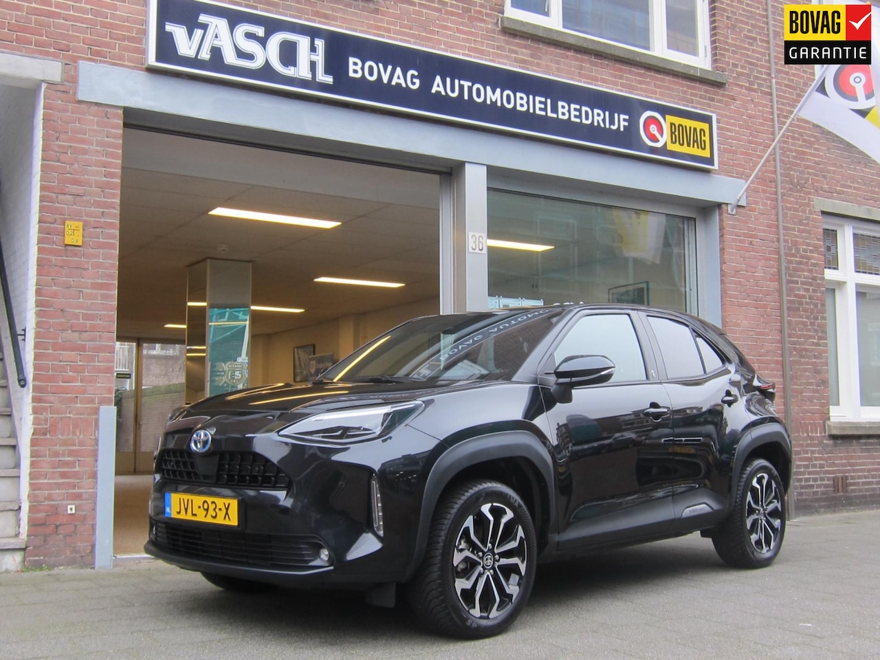 Toyota Yaris Cross - 1.5 Hybrid Business Plus All Season Rijklaar Bovaggarantie - AutoWereld.nl