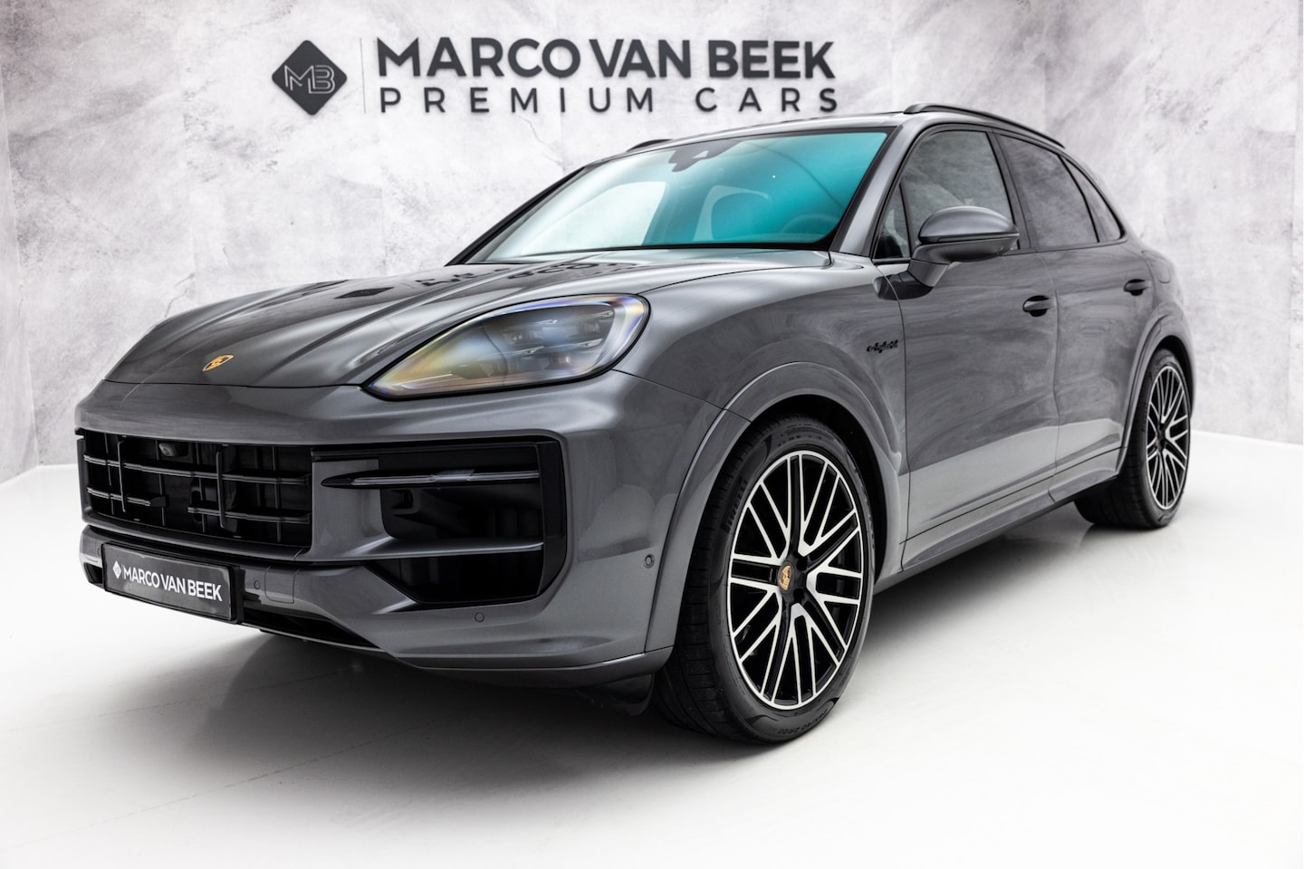 Porsche Cayenne - 3.0 E-Hybrid | Pano | SportDesign | Achterassturing | PDCC | Massage - AutoWereld.nl