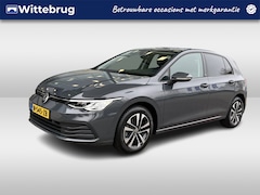 Volkswagen Golf - 1.0 TSI Life Business / Trekhaak / Stoelverwarming / Achteruitrij camera / 16'' LMV