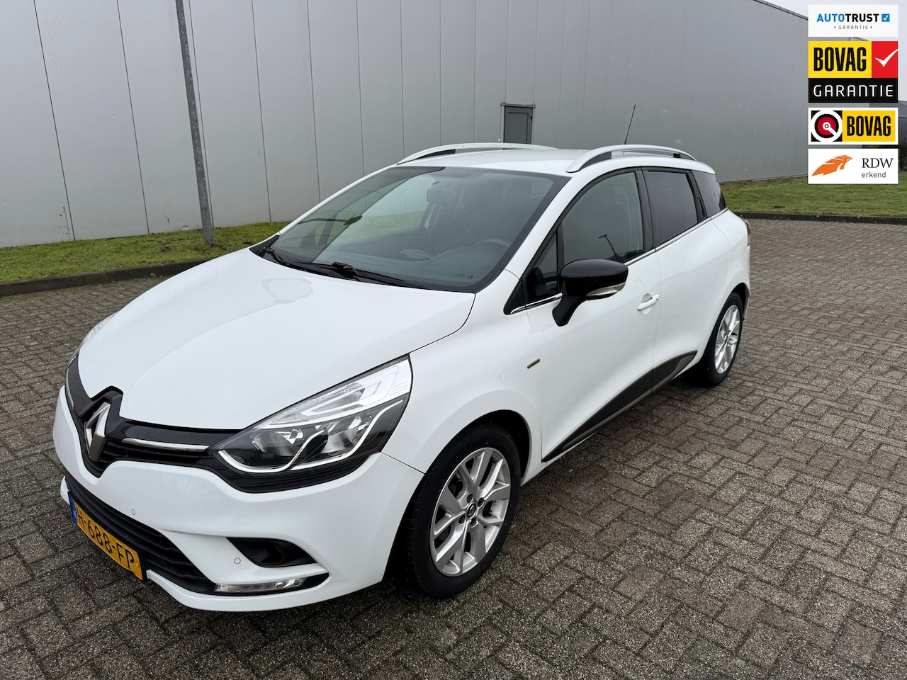 Renault Clio Estate - 0.9 TCe Limited 0.9 TCe Limited , Navigatiesysteem , Cruise Control - AutoWereld.nl