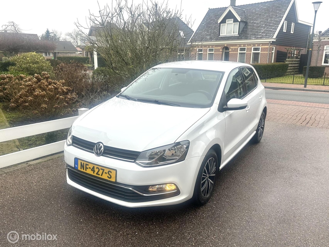 Volkswagen Polo - 1.2 TSI 90PK DSG AUTOMAAT COMFORTLINE AIRCO BLUETOOTH CRUISE CONTROLE NETTE AUTO!! - AutoWereld.nl