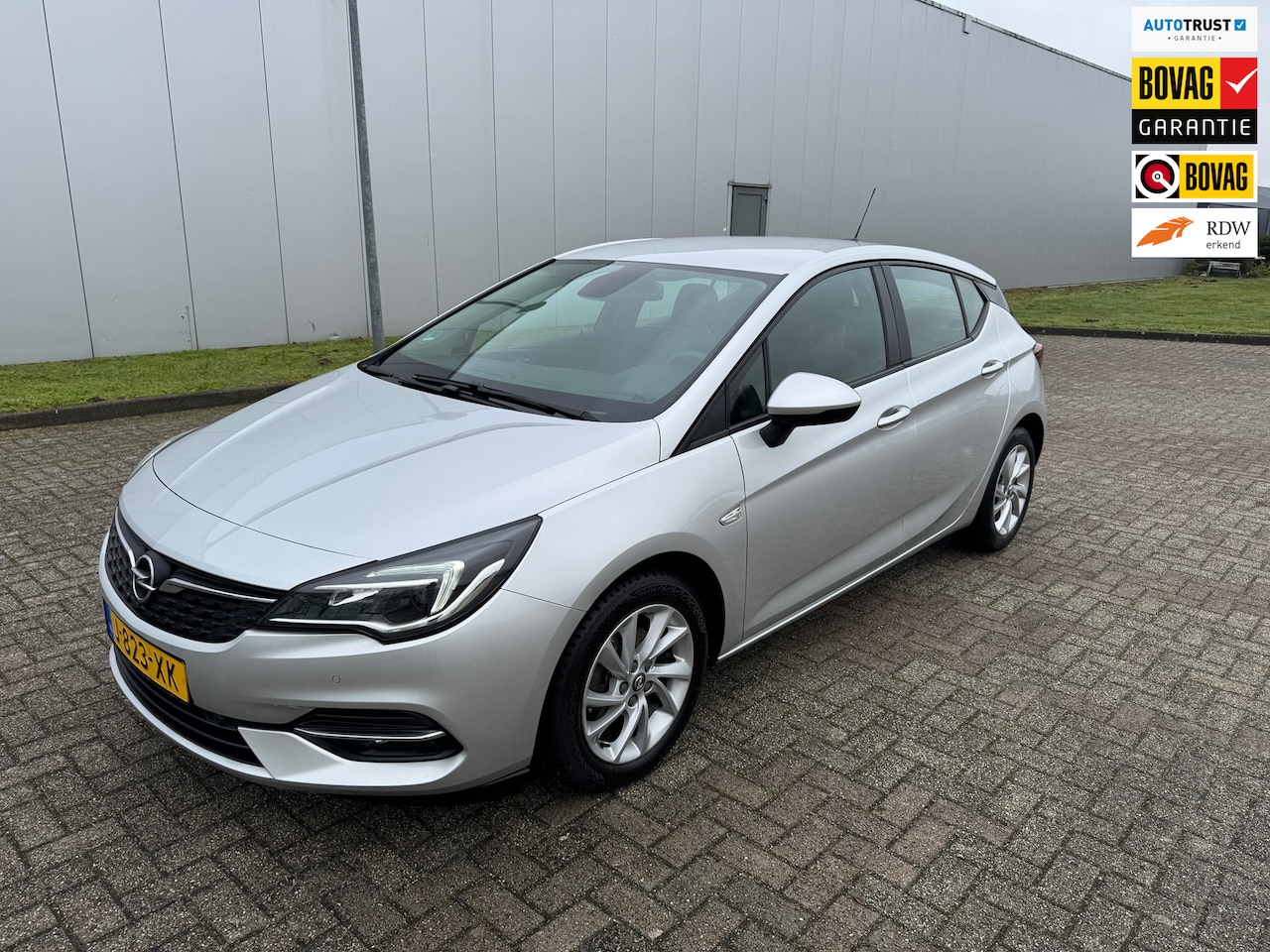 Opel Astra - 1.2 Edition 1.2 Edition , Navigatiesysteem, Parkeersensoren - AutoWereld.nl
